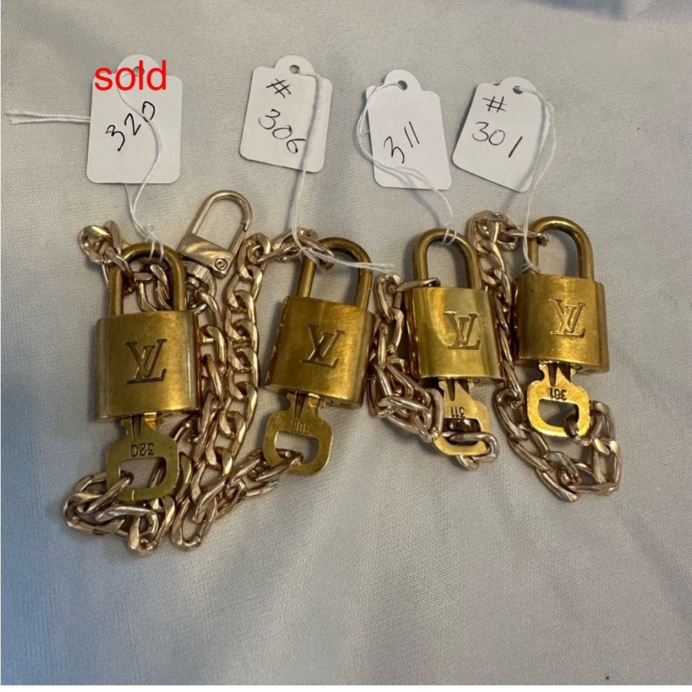 Authentic Lv Lock And Key With Dog Charm Gift. .#… - image 2